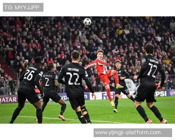 欧冠激战：多特蒙德与拜仁鏖战平局红牌事件引发全场热议与战术分析