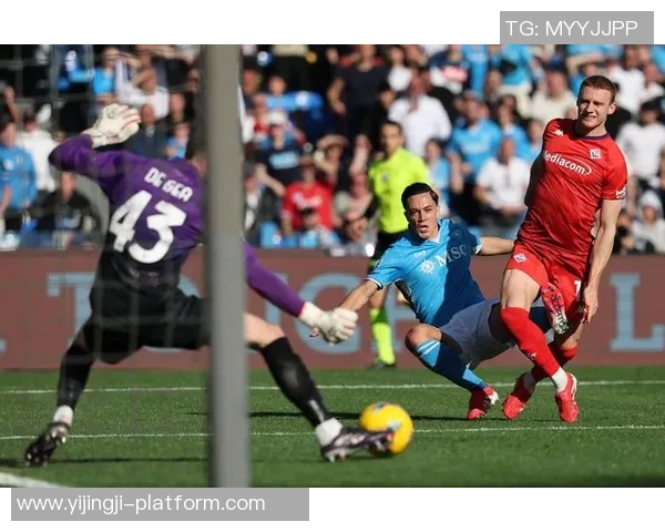 友谊赛精彩回顾：里昂大胜那不勒斯点球大战引发全场热烈反响