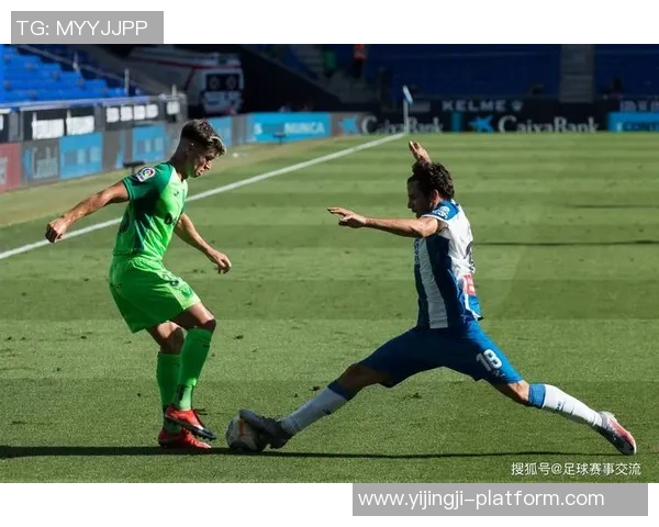 西甲赛场惊现冷门本菲卡与波尔图激战成和精彩集锦回顾