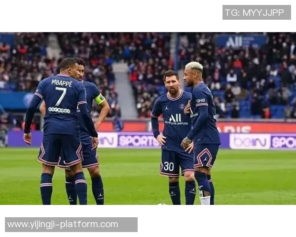 切尔西与巴黎圣日耳曼友谊赛平局补时争议进球引发全场热议